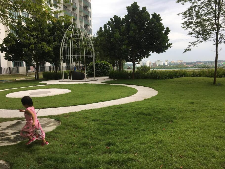 Homenest Jb City Poolview Suite By Cozy Home Johor Bahru Zewnętrze zdjęcie