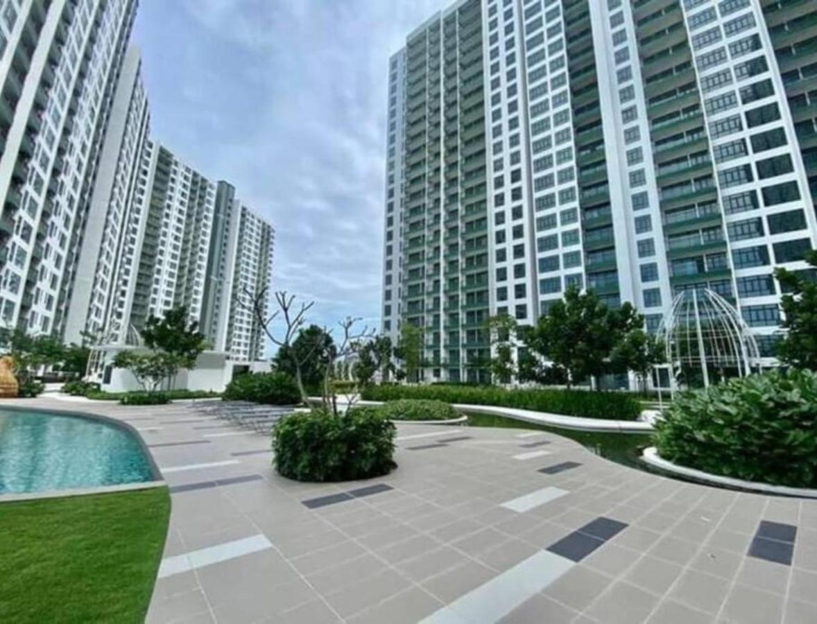 Homenest Jb City Poolview Suite By Cozy Home Johor Bahru Zewnętrze zdjęcie