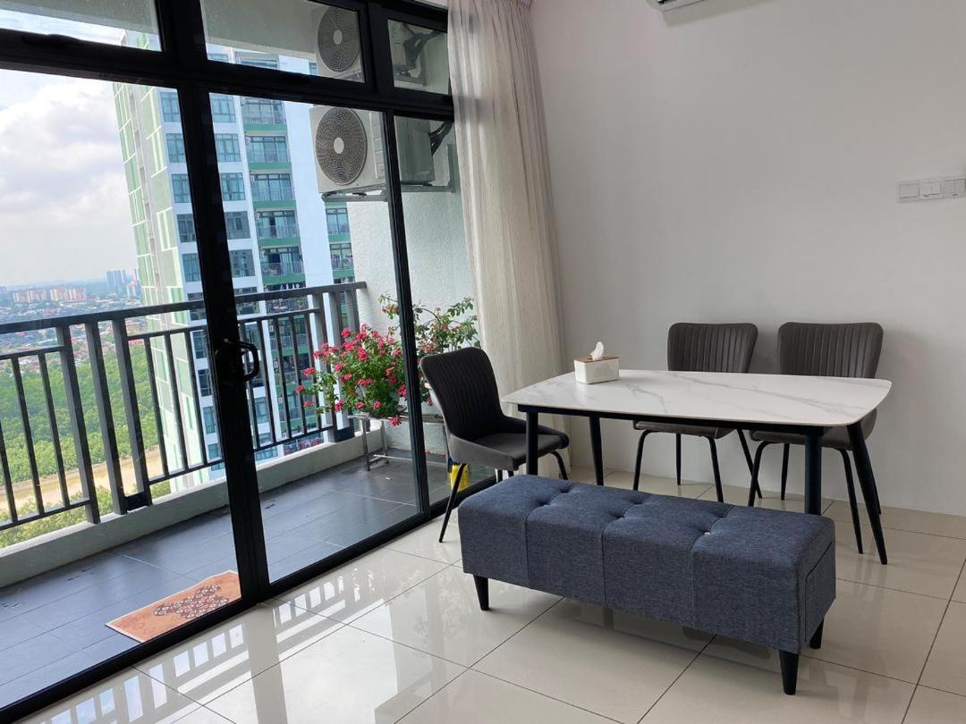 Homenest Jb City Poolview Suite By Cozy Home Johor Bahru Zewnętrze zdjęcie